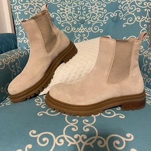 Steve Madden Chelsea lug sole boot